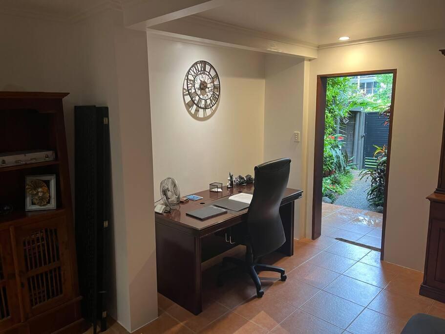 Oasis, In Leafy Whitfield. Villa Edge Hill Екстериор снимка